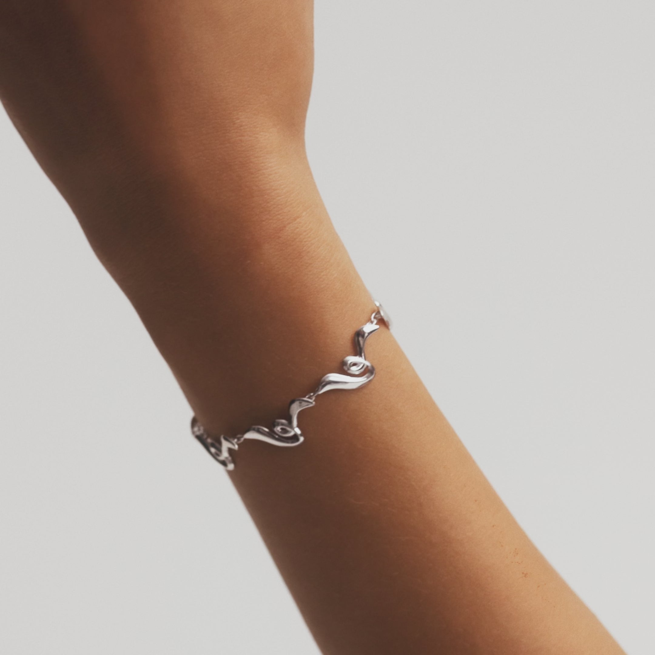 Poise Twirl Chain Bracelet in Sterling silver