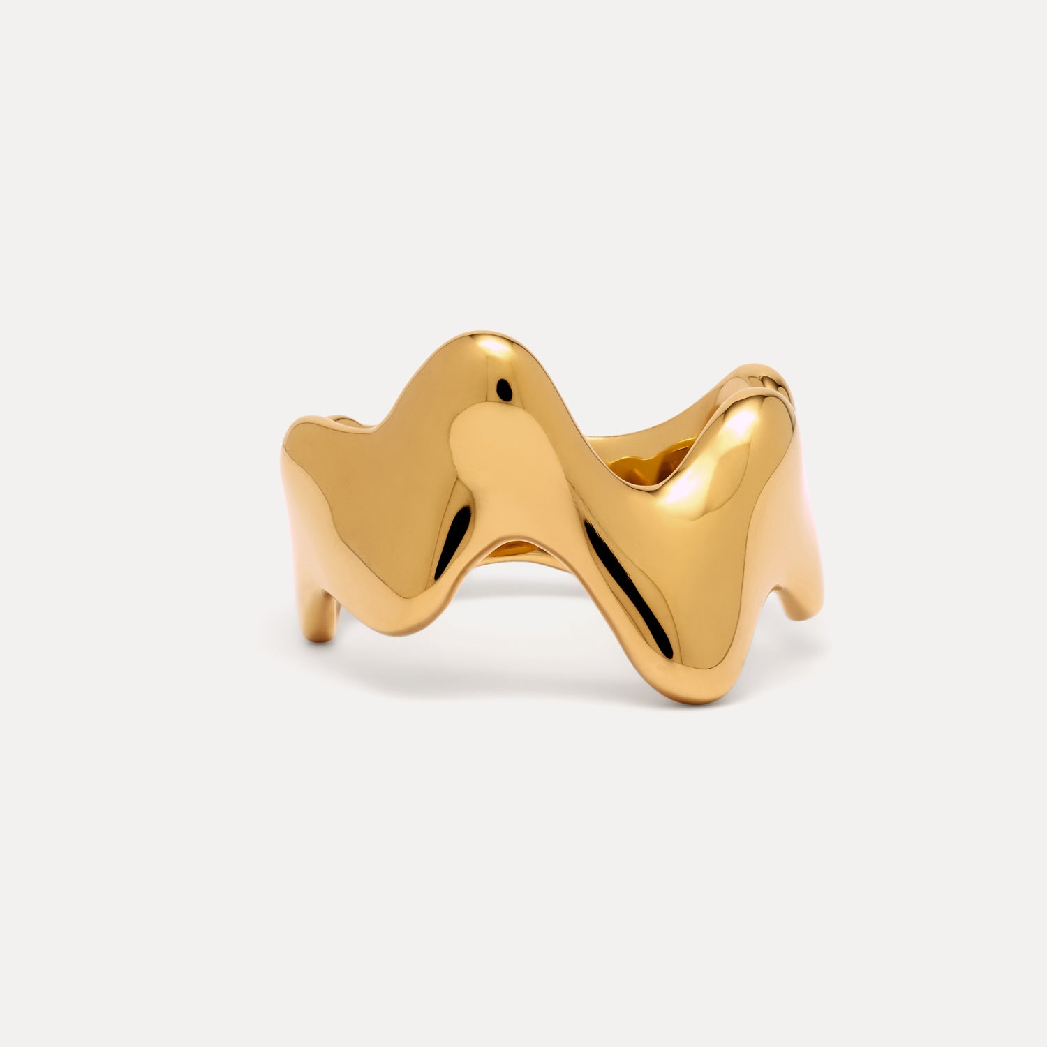 Poise Bold Wide Ring, recycled 18k Gold Vermeil - VEYIA Berlin.