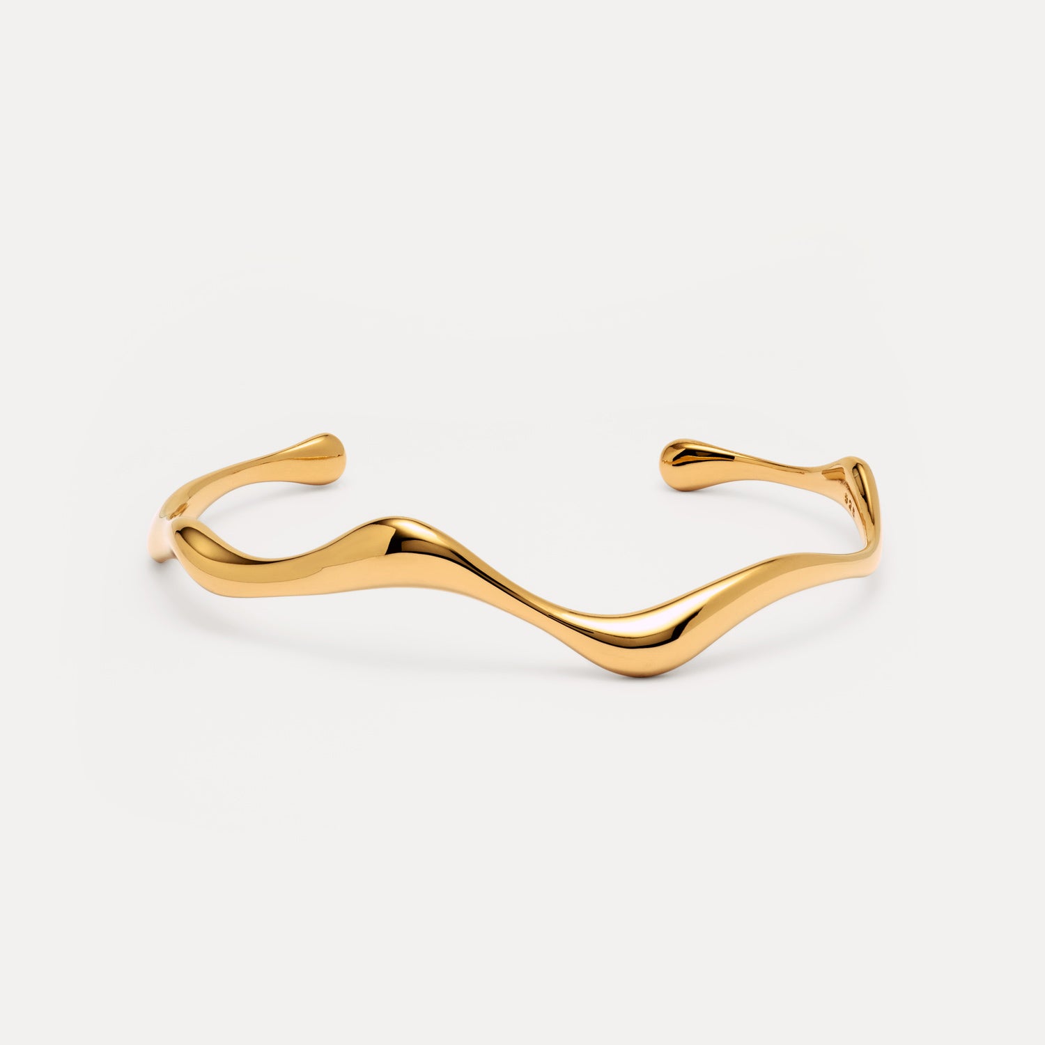 Poise Wave Cuff Bangle, recycled 18k Gold Vermeil - VEYIA Berlin