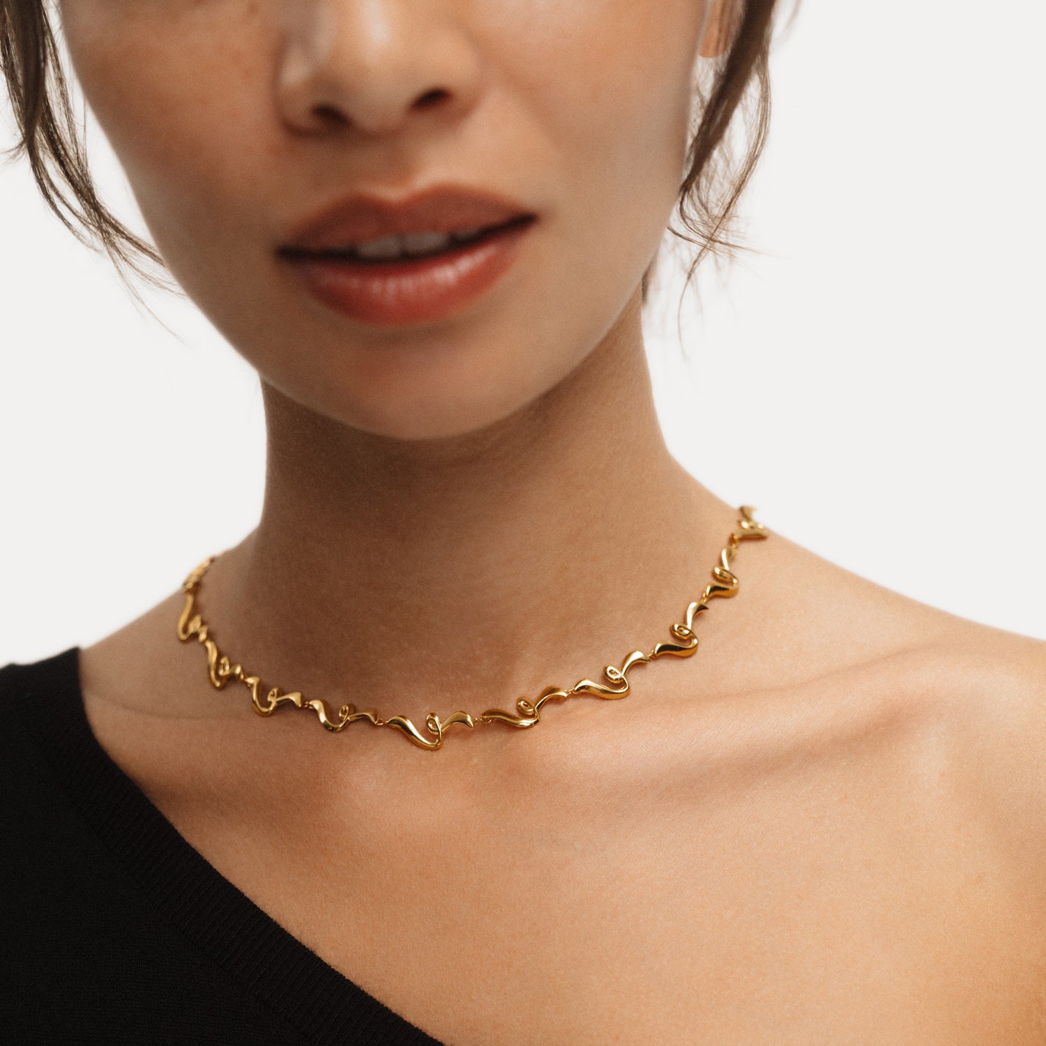 Poise Twirl Choker Necklace, recycled 18k Gold Vermeil, shown on model - VEYIA Berlin